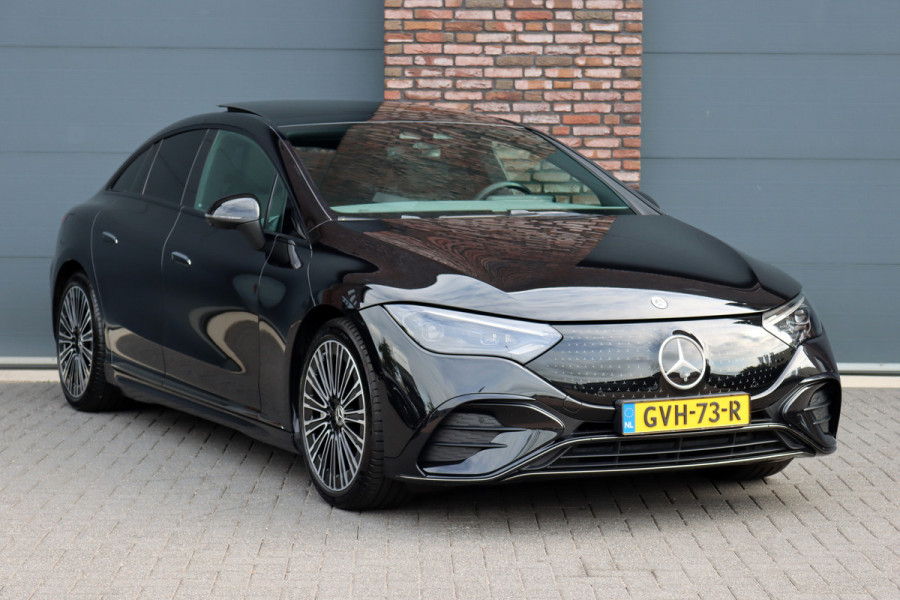Mercedes-Benz EQE 300 AMG Line 89 kWh | Luchtvering | Distronic+ | Panoramadak | Leder | Burmester | Digital Light | Verwarmd Stuurwiel | Surround Camera | Keyless Go |
