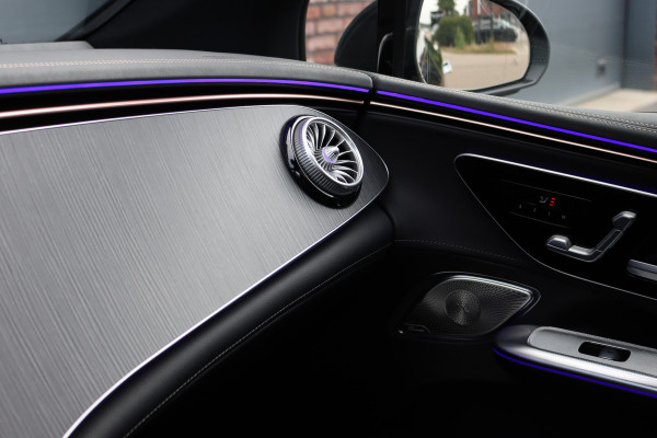 Mercedes-Benz EQE 300 AMG Line 89 kWh | Luchtvering | Distronic+ | Panoramadak | Leder | Burmester | Digital Light | Verwarmd Stuurwiel | Surround Camera | Keyless Go |