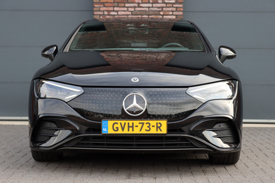 Mercedes-Benz EQE 300 AMG Line 89 kWh | Luchtvering | Distronic+ | Panoramadak | Leder | Burmester | Digital Light | Verwarmd Stuurwiel | Surround Camera | Keyless Go |