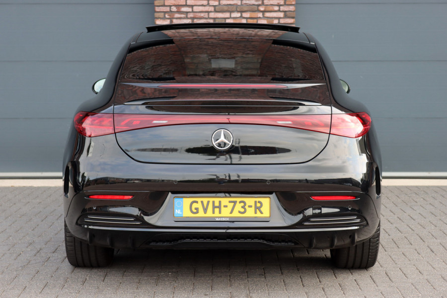 Mercedes-Benz EQE 300 AMG Line 89 kWh | Luchtvering | Distronic+ | Panoramadak | Leder | Burmester | Digital Light | Verwarmd Stuurwiel | Surround Camera | Keyless Go |