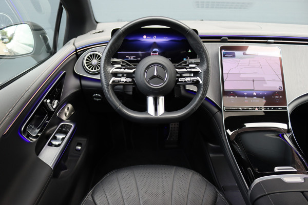 Mercedes-Benz EQE 300 AMG Line 89 kWh | Luchtvering | Distronic+ | Panoramadak | Leder | Burmester | Digital Light | Verwarmd Stuurwiel | Surround Camera | Keyless Go |