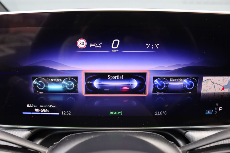 Mercedes-Benz EQE 300 AMG Line 89 kWh | Luchtvering | Distronic+ | Panoramadak | Leder | Burmester | Digital Light | Verwarmd Stuurwiel | Surround Camera | Keyless Go |