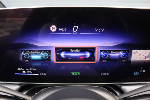 Mercedes-Benz EQE 300 AMG Line 89 kWh | Luchtvering | Distronic+ | Panoramadak | Leder | Burmester | Digital Light | Verwarmd Stuurwiel | Surround Camera | Keyless Go |