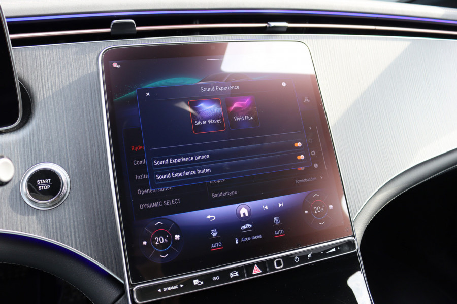 Mercedes-Benz EQE 300 AMG Line 89 kWh | Luchtvering | Distronic+ | Panoramadak | Leder | Burmester | Digital Light | Verwarmd Stuurwiel | Surround Camera | Keyless Go |