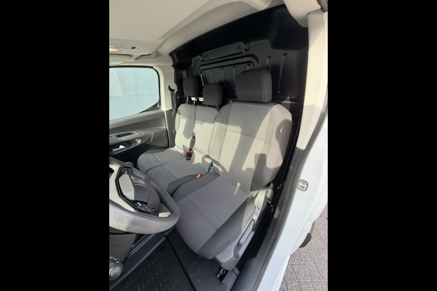 Fiat Doblò 100pk L2 1000kg (Laadruimte betimmering - Camera - Airco - Navigatie - Parkeersensoren V+A - Digitale spiegel - Moduwork - Apple