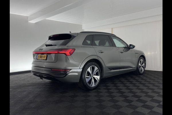Audi Q8 e-tron 50 quattro Advanced Edition 95 kWh [3-Fase-22kW] {SoH-99%} (INCL-BTW)  Aut. *LEATHER | FULL-LED | MEMORY-PACK | ADAPTIVE-CRUISE | CAMERA | PRIVACY-GLASS | DIGI-COCKPIT | SHIFTPADDLES | DAB | AMBIENTLIGHT | TOWBAR | 20''ALU*