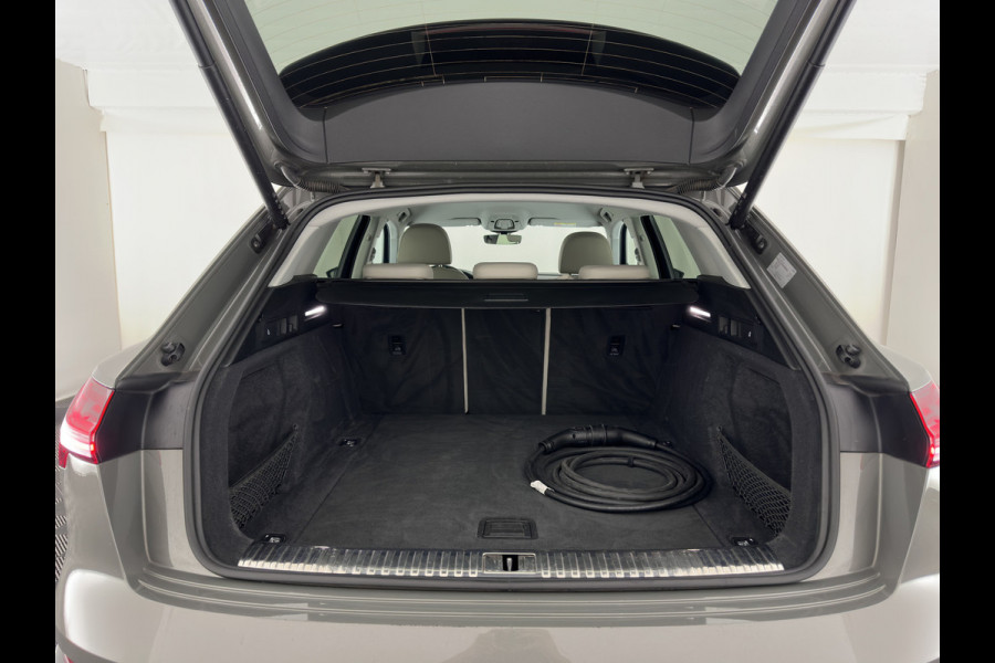 Audi Q8 e-tron 50 quattro Advanced Edition 95 kWh [3-Fase-22kW] {SoH-99%} (INCL-BTW)  Aut. *LEATHER | FULL-LED | MEMORY-PACK | ADAPTIVE-CRUISE | CAMERA | PRIVACY-GLASS | DIGI-COCKPIT | SHIFTPADDLES | DAB | AMBIENTLIGHT | TOWBAR | 20''ALU*