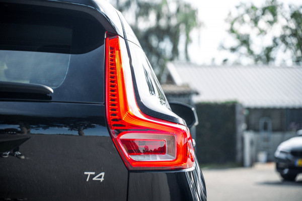 Volvo XC40 2.0 T4 Momentum Pro I Camera I apple android I zeer netjes I trekhaak I