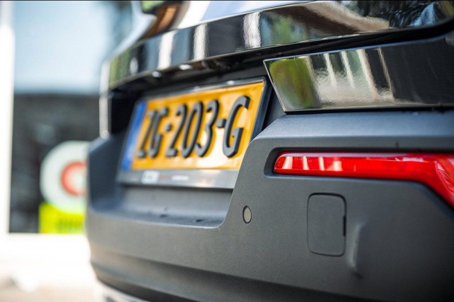 Volvo XC40 2.0 T4 Momentum Pro I Camera I apple android I zeer netjes I trekhaak I