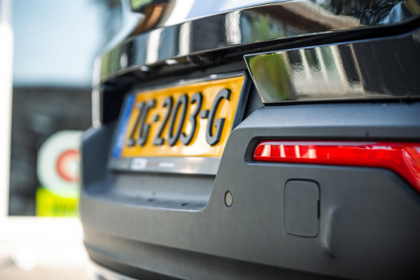 Volvo XC40 2.0 T4 Momentum Pro I Camera I apple android I zeer netjes I trekhaak I