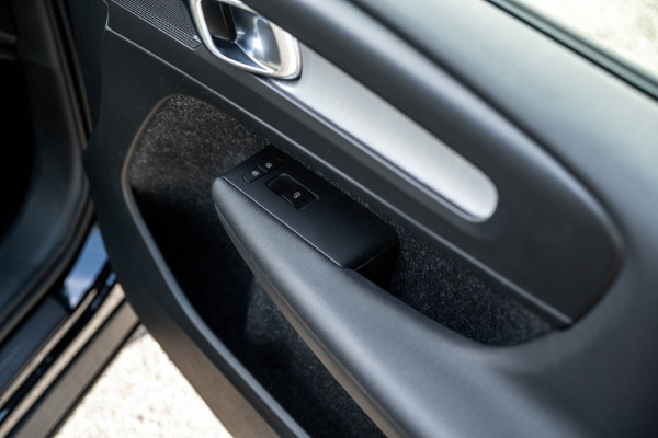 Volvo XC40 2.0 T4 Momentum Pro I Camera I apple android I zeer netjes I trekhaak I