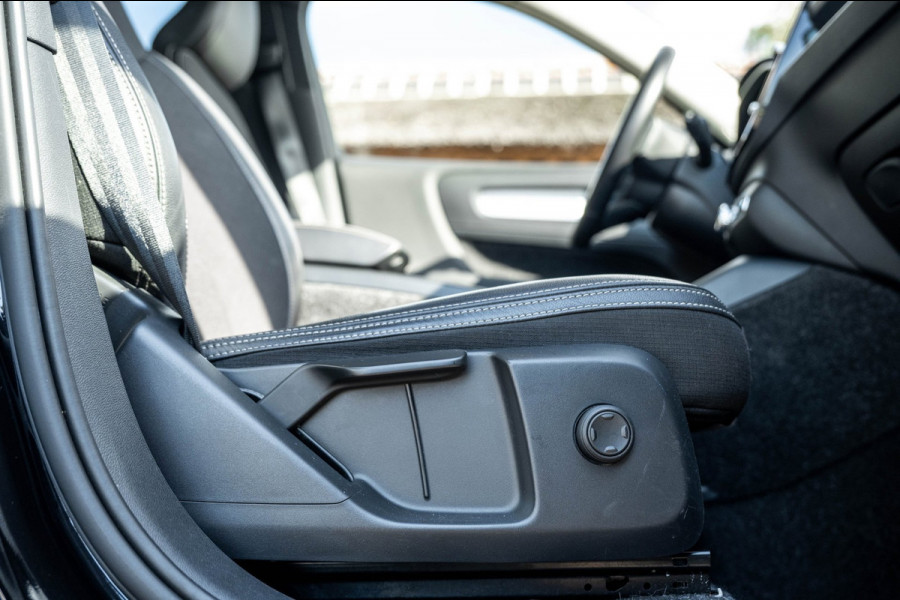 Volvo XC40 2.0 T4 Momentum Pro I Camera I apple android I zeer netjes I trekhaak I
