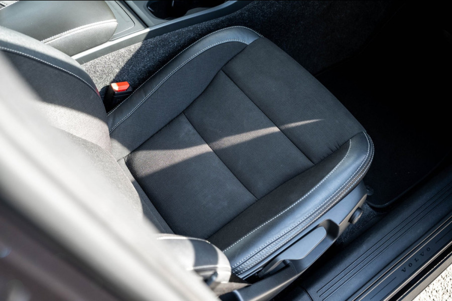 Volvo XC40 2.0 T4 Momentum Pro I Camera I apple android I zeer netjes I trekhaak I