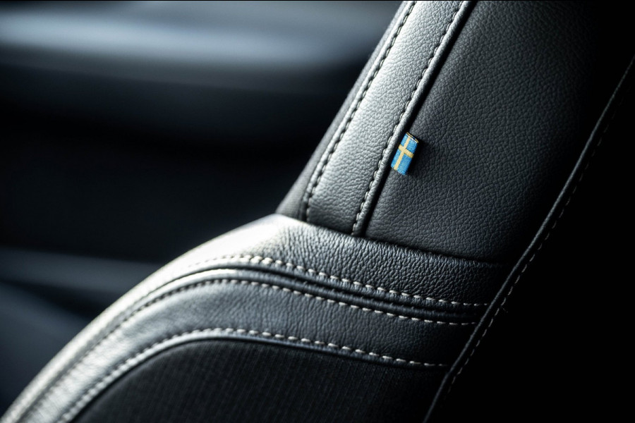 Volvo XC40 2.0 T4 Momentum Pro I Camera I apple android I zeer netjes I trekhaak I
