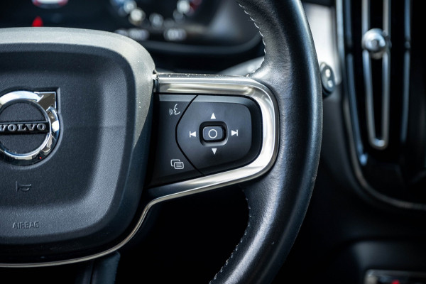 Volvo XC40 2.0 T4 Momentum Pro I Camera I apple android I zeer netjes I trekhaak I