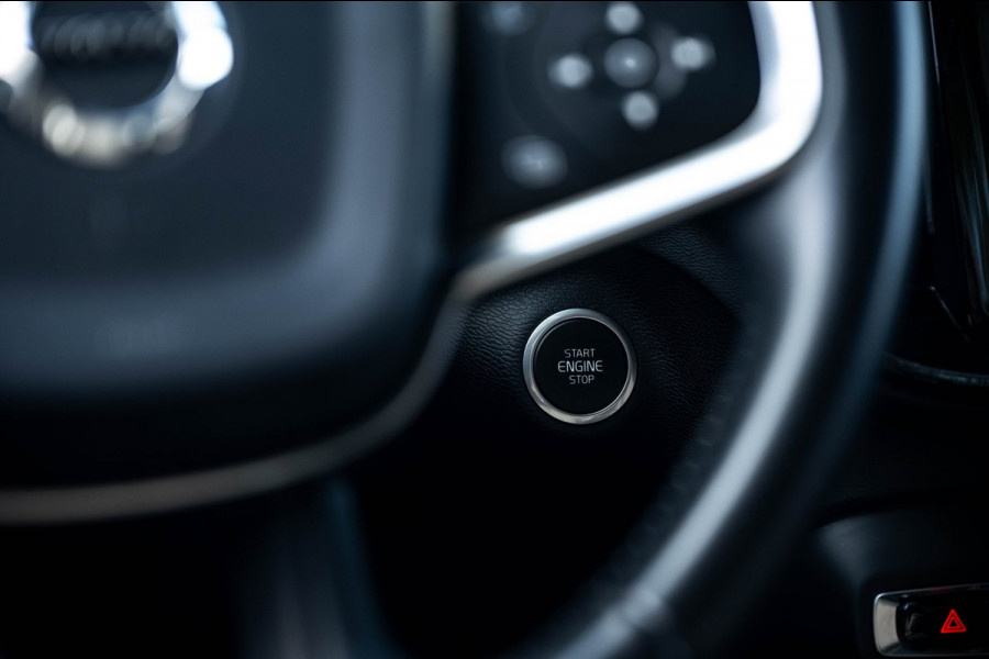 Volvo XC40 2.0 T4 Momentum Pro I Camera I apple android I zeer netjes I trekhaak I