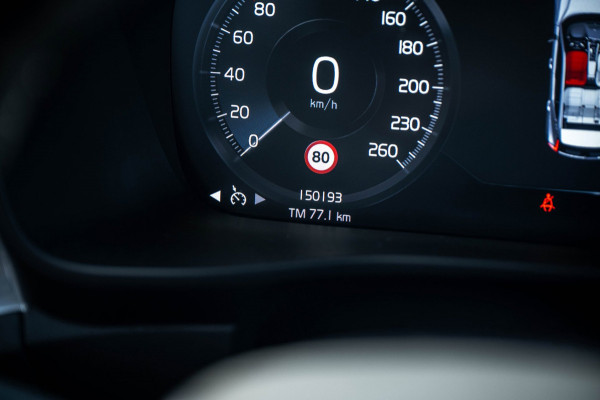 Volvo XC40 2.0 T4 Momentum Pro I Camera I apple android I zeer netjes I trekhaak I