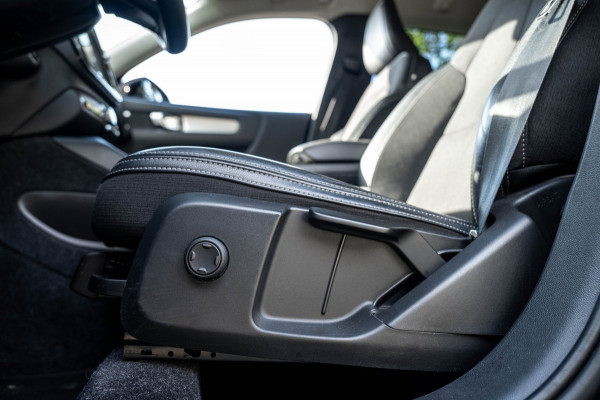 Volvo XC40 2.0 T4 Momentum Pro I Camera I apple android I zeer netjes I trekhaak I