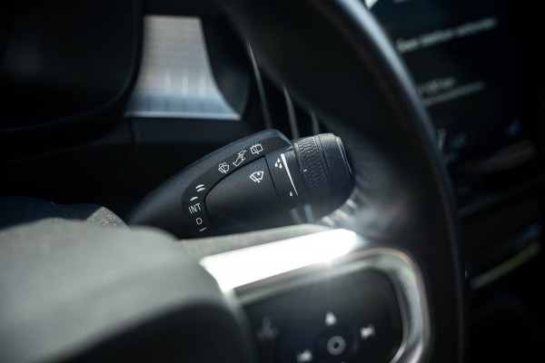 Volvo XC40 2.0 T4 Momentum Pro I Camera I apple android I zeer netjes I trekhaak I