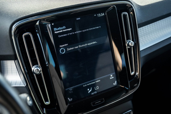 Volvo XC40 2.0 T4 Momentum Pro I Camera I apple android I zeer netjes I trekhaak I