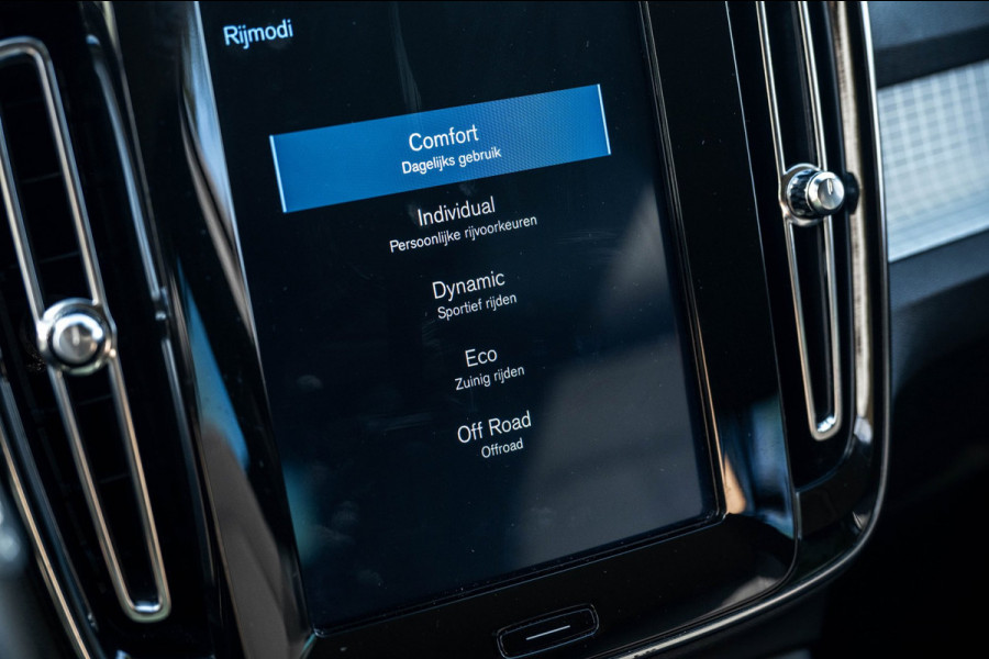 Volvo XC40 2.0 T4 Momentum Pro I Camera I apple android I zeer netjes I trekhaak I