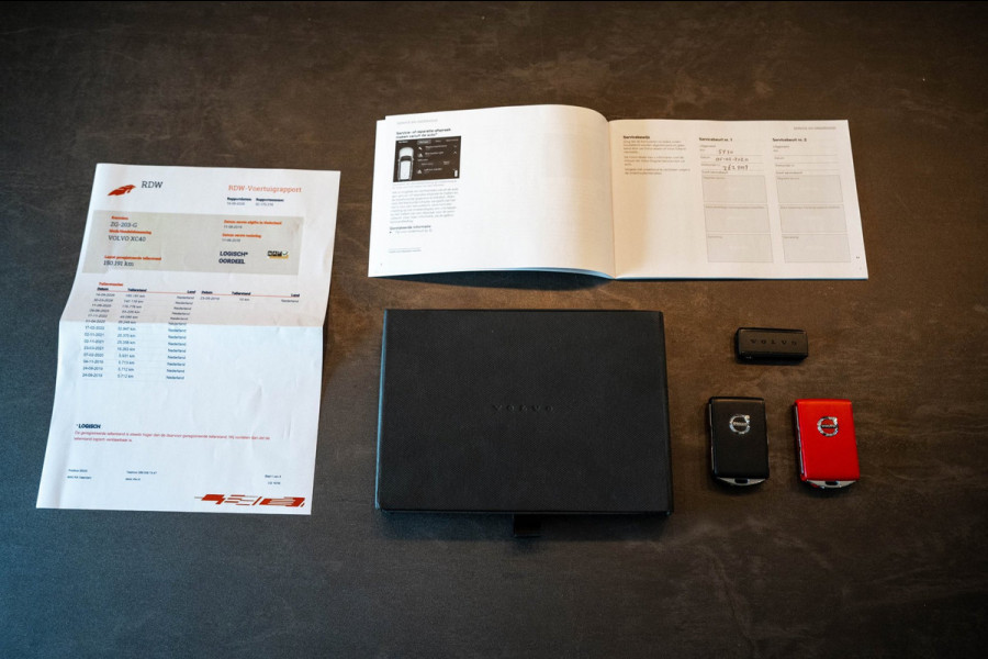 Volvo XC40 2.0 T4 Momentum Pro I Camera I apple android I zeer netjes I trekhaak I