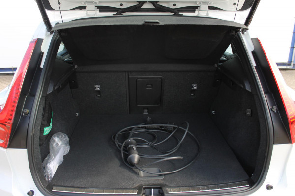 Volvo XC40 T4 211PK Automaat Recharge Inscription Expression Lederen bekleding / Cruise Control / DAB+ / Apple Carplay / 19" lm velgen / Navigatie