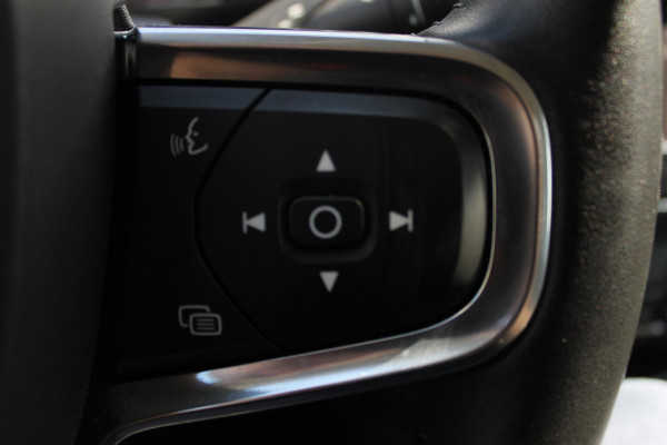 Volvo XC40 T4 211PK Automaat Recharge Inscription Expression Lederen bekleding / Cruise Control / DAB+ / Apple Carplay / 19" lm velgen / Navigatie