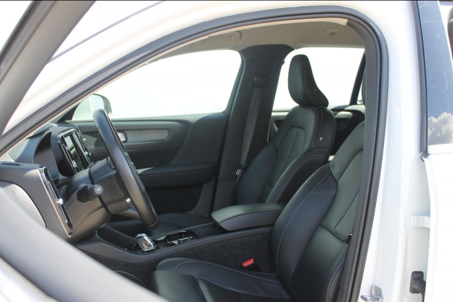 Volvo XC40 T4 211PK Automaat Recharge Inscription Expression Lederen bekleding / Cruise Control / DAB+ / Apple Carplay / 19" lm velgen / Navigatie