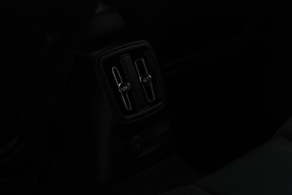 Volvo XC40 T4 211PK Automaat Recharge Inscription Expression Cruise control / DAB audio / Apple Carplay / Climate Control / Keyless entry