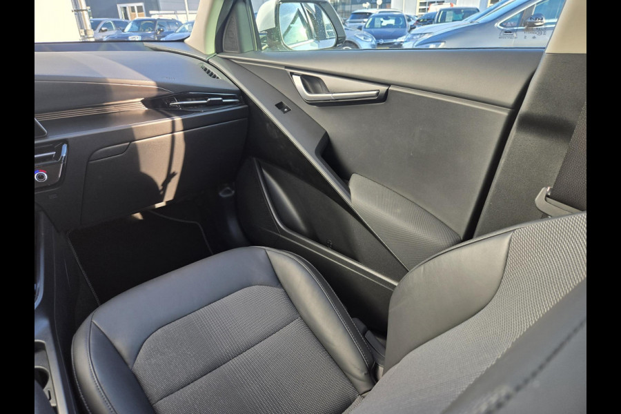 Kia Niro EV DynamicLine 64.8 kWh NL-AUTO | NAVI | CAMERA | 1/2 LEDER
