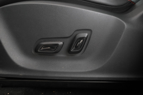 MG Mg zs ev EV Long Range Luxury 70 kWh Panorama, 360 camera, Apple carplay!