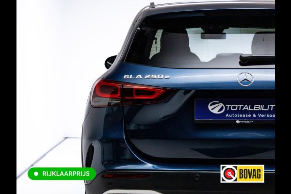 Mercedes-Benz GLA 250 e Business Solution AMG Limited | Panoramadak | Stoelverwarming | Sfeerverlichting | Camera | Navigatie | Focal Audio, Led High Performance, Side Assist, Carplay/Android, Privacy Glas, Zwarte Hemel
