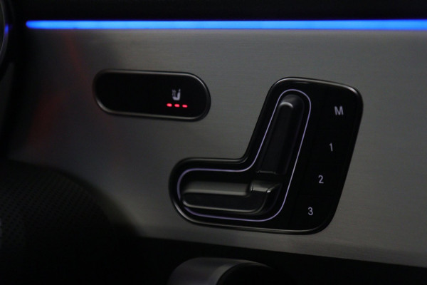 Mercedes-Benz CLA-Klasse 250 e AMG Line NAP/PANO/CARPLAY/HUD/ACC/BURM/KEYLESS/VOL