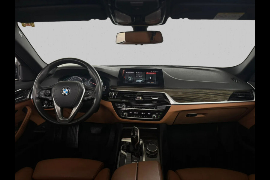 BMW 5 Serie Touring 530i High Executive (Dealer OndH, Panorama, Navi, StoelV, 360 Camera, Head-up, Comfort Stoelen, Etc)
