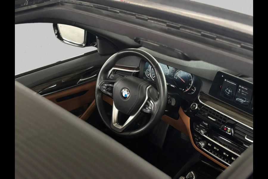BMW 5 Serie Touring 530i High Executive (Dealer OndH, Panorama, Navi, StoelV, 360 Camera, Head-up, Comfort Stoelen, Etc)