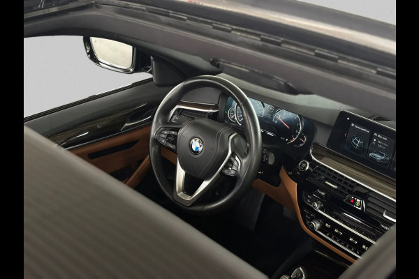 BMW 5 Serie Touring 530i High Executive (Dealer OndH, Panorama, Navi, StoelV, 360 Camera, Head-up, Comfort Stoelen, Etc)