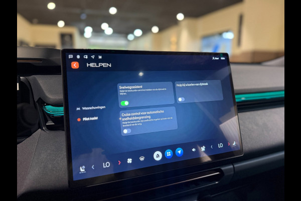 Lynk & Co 08 1.5 More|H&K|360|Pano|Stoel massage Verwarming en Ventilatie|200km elektrisch