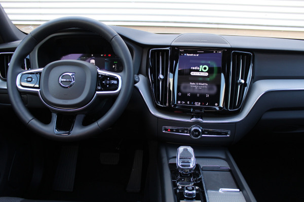 Volvo XC60 2.0 T6 Plug-in hybrid AWD Ultimate Black Edition | Panoramadak | Head-up | H/K | Memory