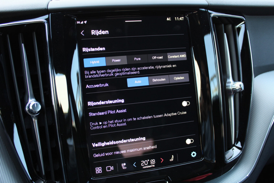 Volvo XC60 2.0 T6 Plug-in hybrid AWD Ultimate Black Edition | Panoramadak | Head-up | H/K | Memory