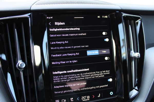 Volvo XC60 2.0 T6 Plug-in hybrid AWD Ultimate Black Edition | Panoramadak | Head-up | H/K | Memory