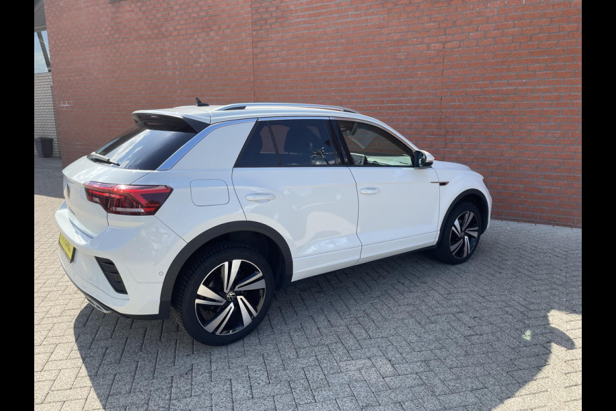 Volkswagen T-Roc 1.5 TSI 150pk DSG R-Line Navigatie Apple Carplay/Android Auto Parkeersensoren Camera Adaptive Cruise Control Elektrische achterklep Stoel- en stuurverwarming Climate Control Ledverlichting Virtual Cockpit