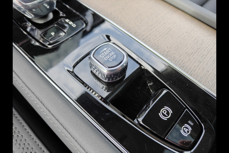 Volvo XC90 T8 455PK Plug-in hybrid AWD Ultra Dark | BLIS | 360 Camera | H&K | Luchtvering | Trekhaak | Pano | HUD | ACC |