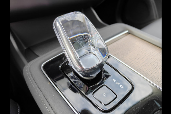 Volvo XC90 T8 455PK Plug-in hybrid AWD Ultra Dark | BLIS | 360 Camera | H&K | Luchtvering | Trekhaak | Pano | HUD | ACC |