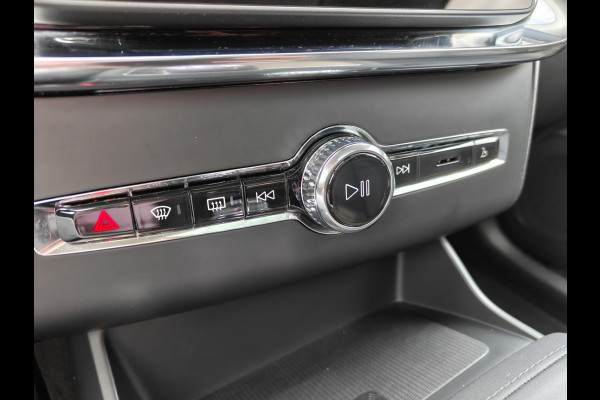 Volvo XC90 T8 455PK Plug-in hybrid AWD Ultra Dark | BLIS | 360 Camera | H&K | Luchtvering | Trekhaak | Pano | HUD | ACC |