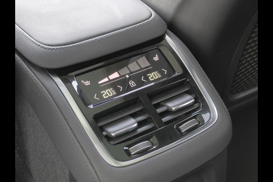 Volvo XC90 T8 455PK Plug-in hybrid AWD Ultra Dark | BLIS | 360 Camera | H&K | Luchtvering | Trekhaak | Pano | HUD | ACC |
