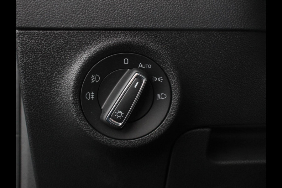 Škoda Karoq 1.5 TSI 150pk Automaat Style Climate Control Cruise Control LED Lichtmetalen velgen Navigatie Apple Carplay/ Android Auto Keyless