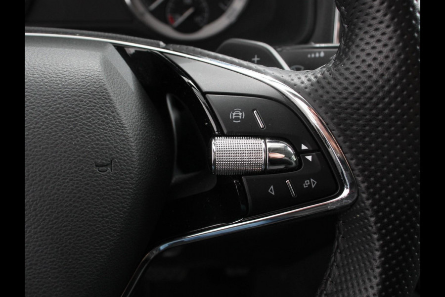 Škoda Karoq 1.5 TSI 150pk Automaat Style Climate Control Cruise Control LED Lichtmetalen velgen Navigatie Apple Carplay/ Android Auto Keyless