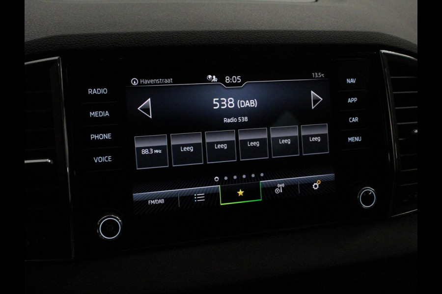 Škoda Karoq 1.5 TSI 150pk Automaat Style Climate Control Cruise Control LED Lichtmetalen velgen Navigatie Apple Carplay/ Android Auto Keyless