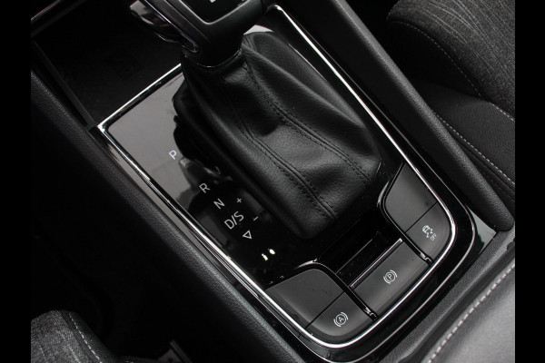 Škoda Karoq 1.5 TSI 150pk Automaat Style Climate Control Cruise Control LED Lichtmetalen velgen Navigatie Apple Carplay/ Android Auto Keyless